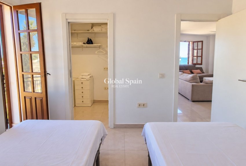 Revente - APPARTEMENT -
ORIHUELA COSTA - Costa Blanca