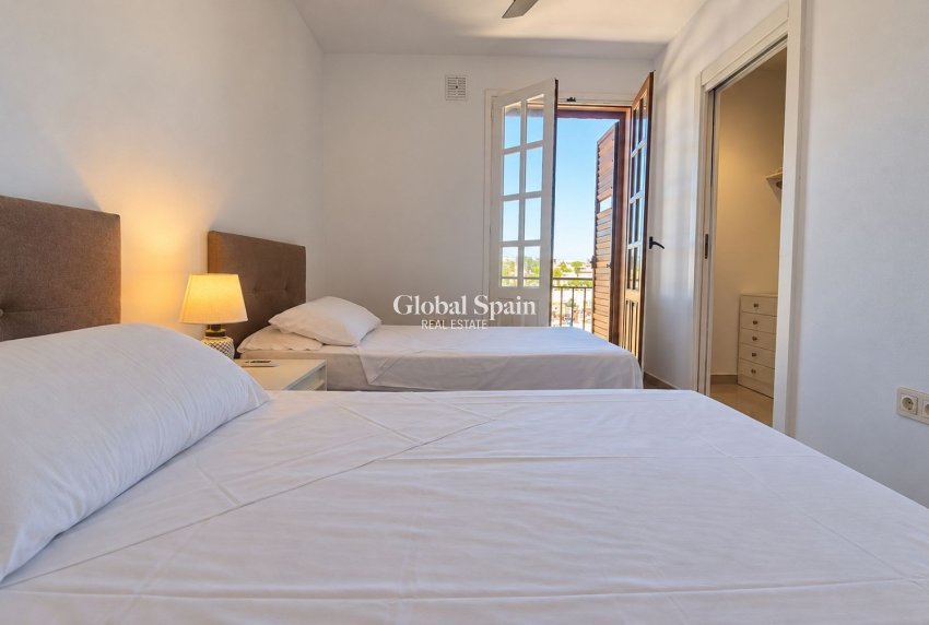 Revente - APPARTEMENT -
ORIHUELA COSTA - Costa Blanca