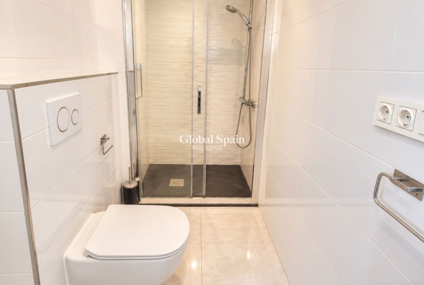 Revente - APPARTEMENT -
ORIHUELA COSTA - Costa Blanca