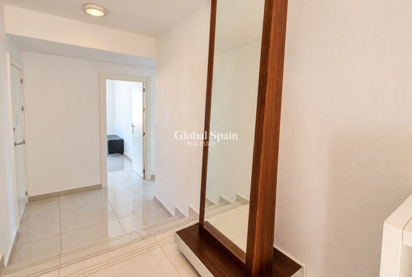 Revente - APPARTEMENT -
ORIHUELA COSTA - Costa Blanca
