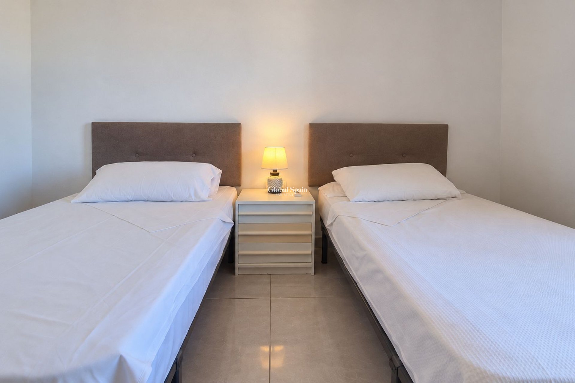 Revente - APPARTEMENT -
ORIHUELA COSTA - Costa Blanca