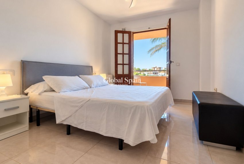 Revente - APPARTEMENT -
ORIHUELA COSTA - Costa Blanca