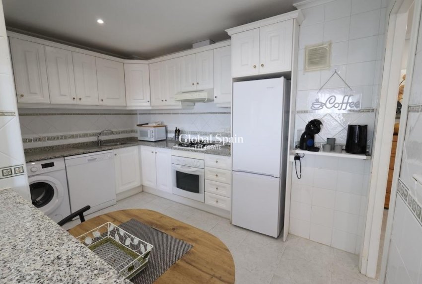 Revente - APPARTEMENT -
ORIHUELA COSTA - Costa Blanca