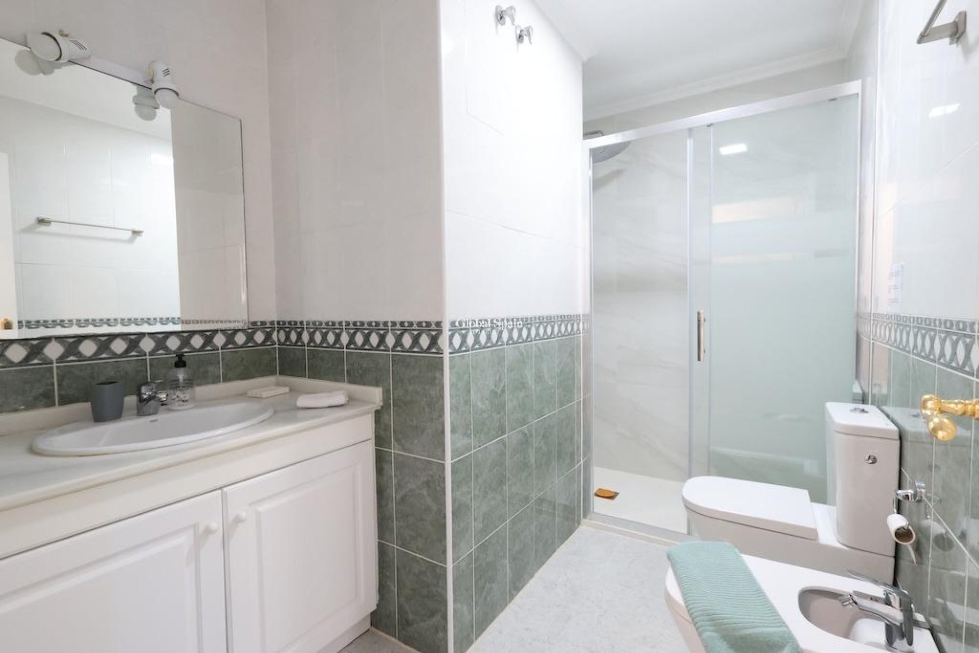 Revente - APPARTEMENT -
ORIHUELA COSTA - Costa Blanca