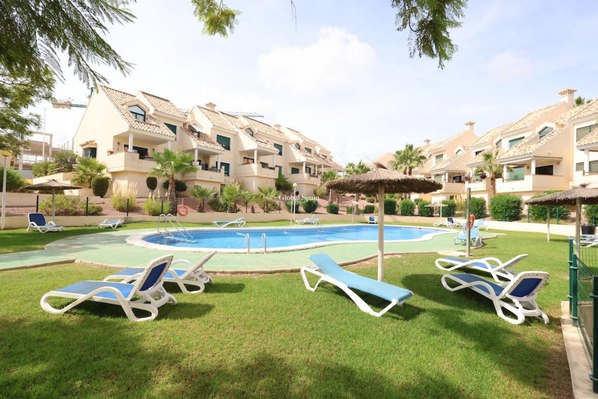 Revente - APPARTEMENT -
ORIHUELA COSTA - Costa Blanca