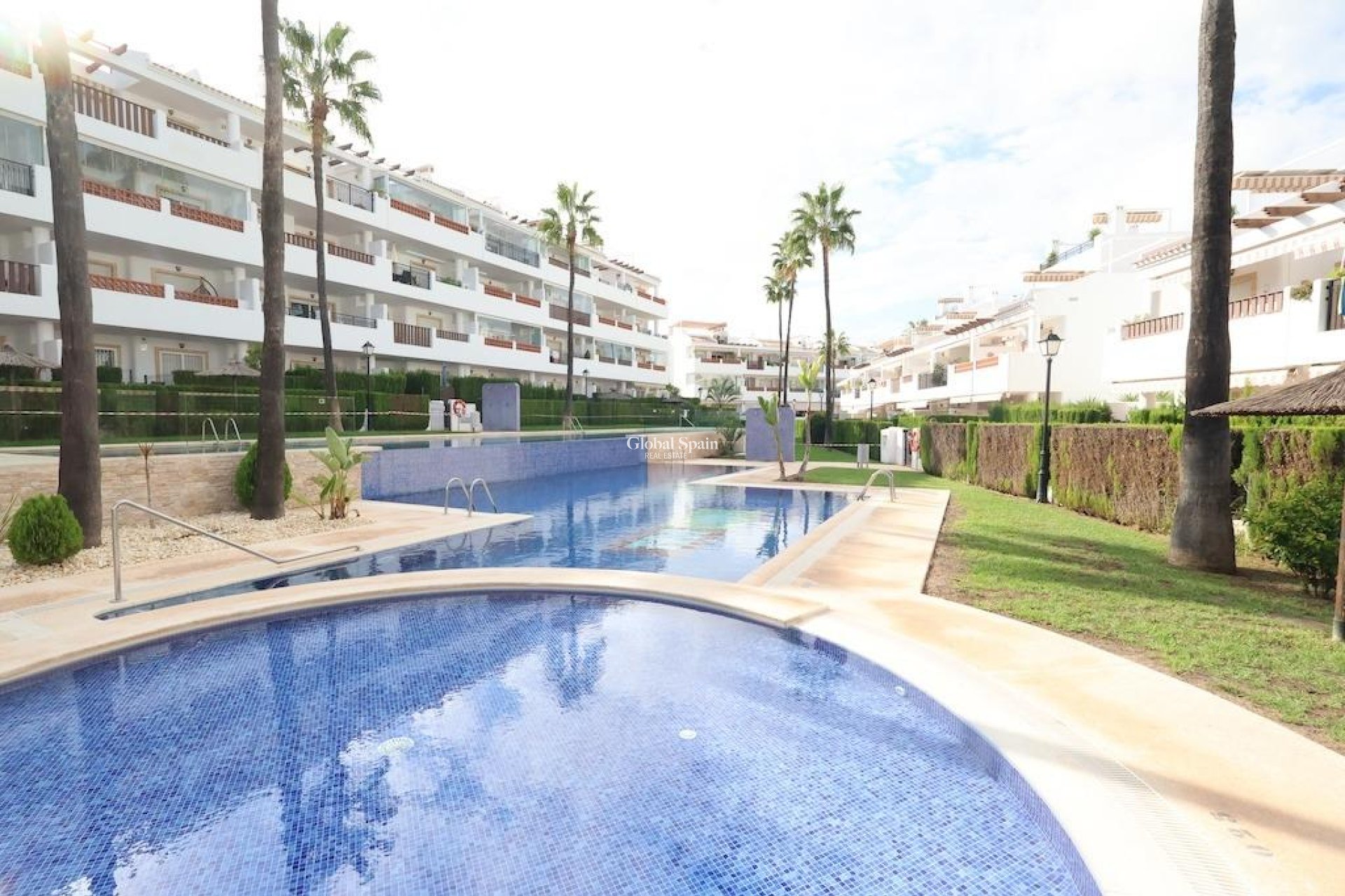Revente - APPARTEMENT -
ORIHUELA COSTA - Costa Blanca