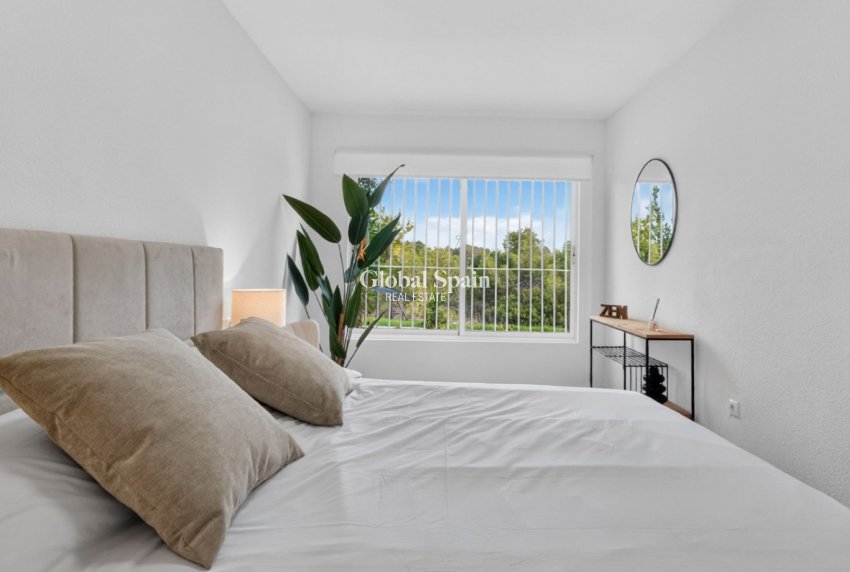 Revente - APPARTEMENT -
ORIHUELA COSTA - Costa Blanca