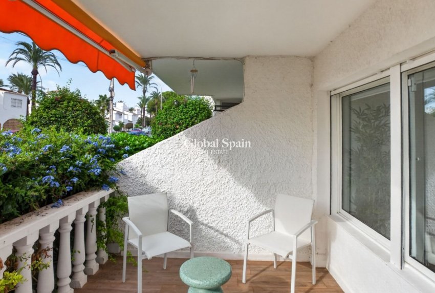 Revente - APPARTEMENT -
ORIHUELA COSTA - Costa Blanca