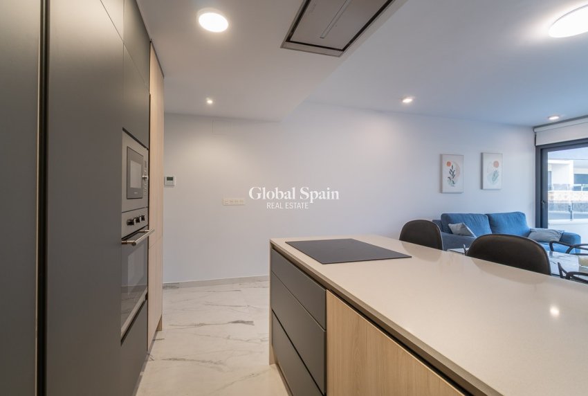 Revente - APPARTEMENT -
ORIHUELA COSTA - Costa Blanca