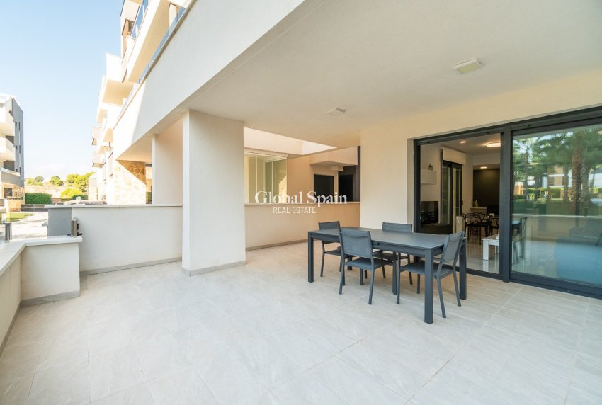 Revente - APPARTEMENT -
ORIHUELA COSTA - Costa Blanca