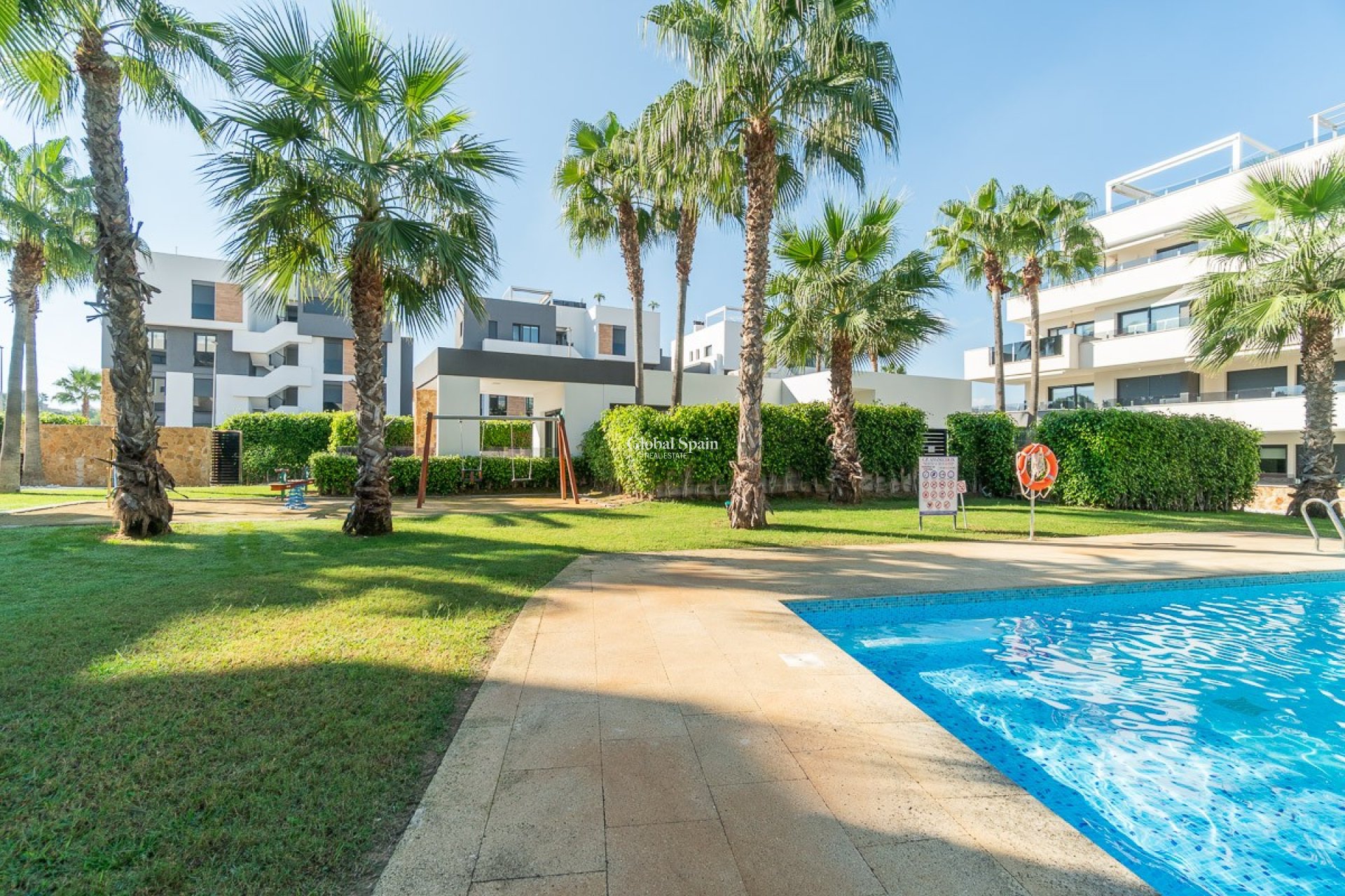 Revente - APPARTEMENT -
ORIHUELA COSTA - Costa Blanca