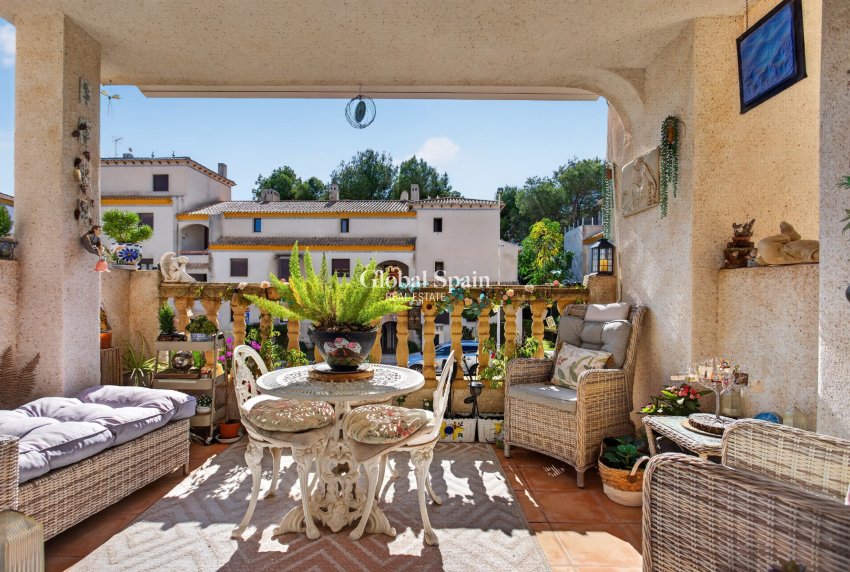 Revente - APPARTEMENT -
ORIHUELA COSTA - Costa Blanca