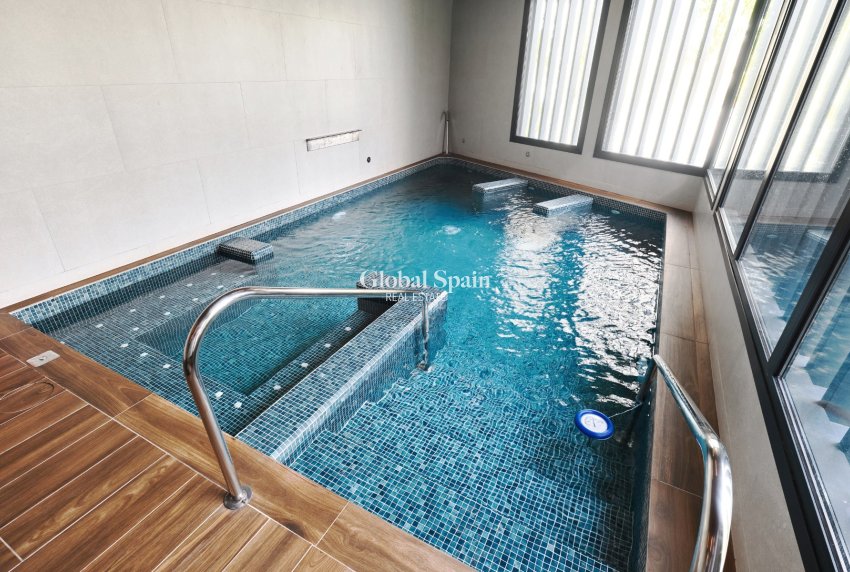 Revente - APPARTEMENT -
ORIHUELA COSTA - DEHESA DE CAMPOAMOR