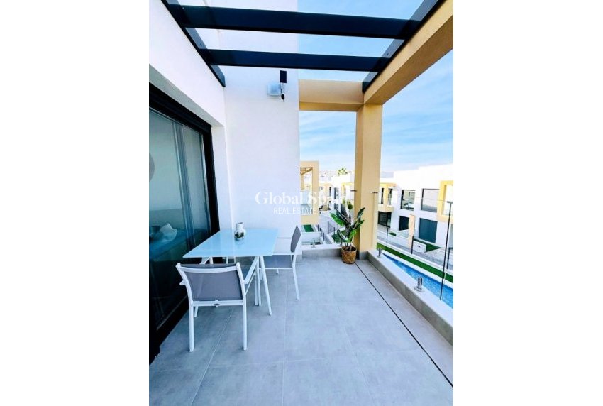 Revente - APPARTEMENT -
ORIHUELA COSTA - Inland