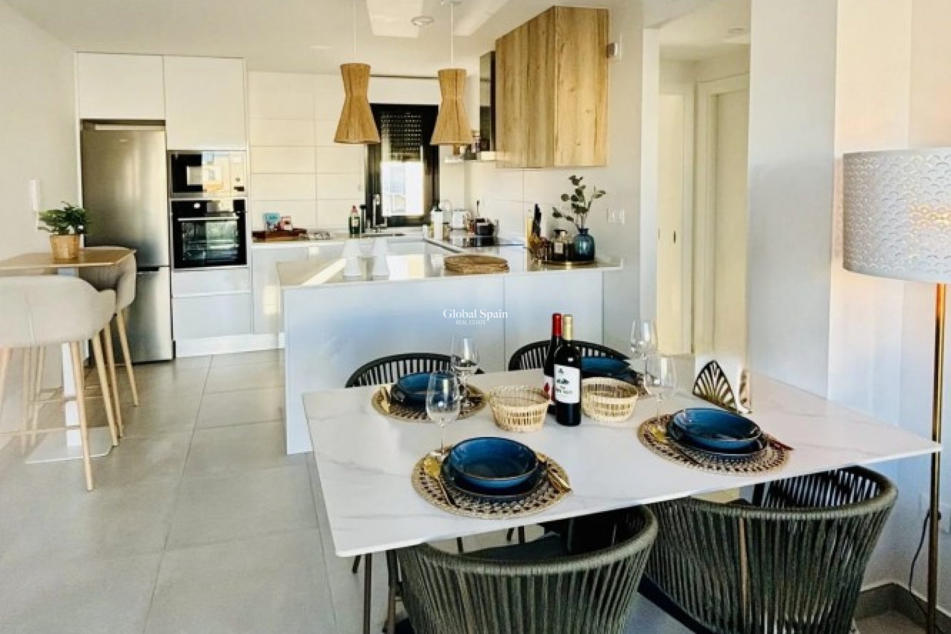 Revente - APPARTEMENT -
ORIHUELA COSTA - Inland