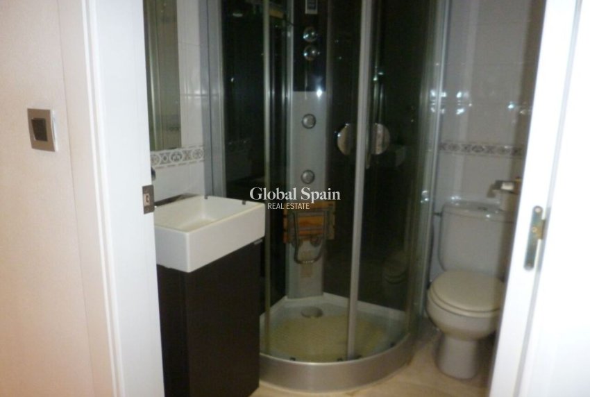 Revente - APPARTEMENT -
ORIHUELA COSTA - Inland