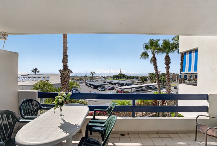 Revente - APPARTEMENT -
ORIHUELA COSTA - La Calma