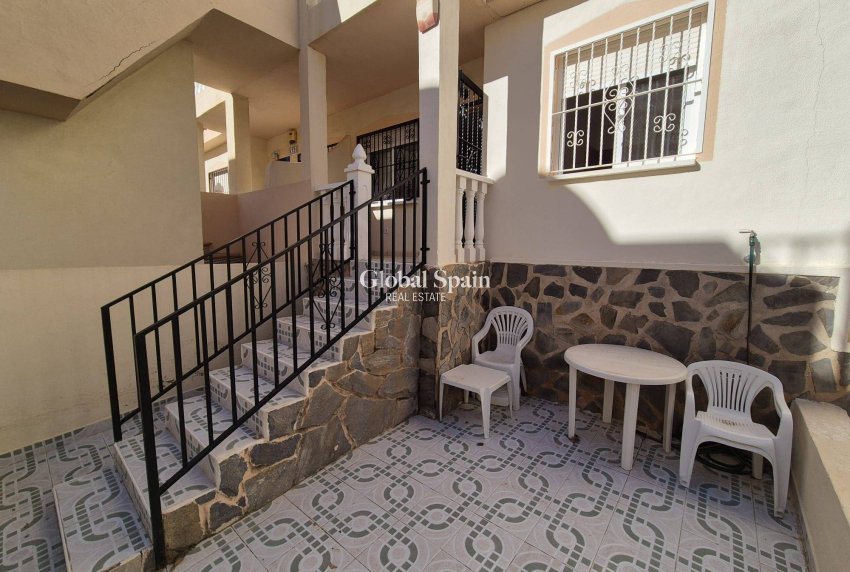 Revente - APPARTEMENT -
ORIHUELA COSTA - La Florida