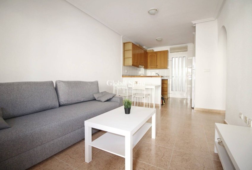 Revente - APPARTEMENT -
ORIHUELA COSTA - La Florida