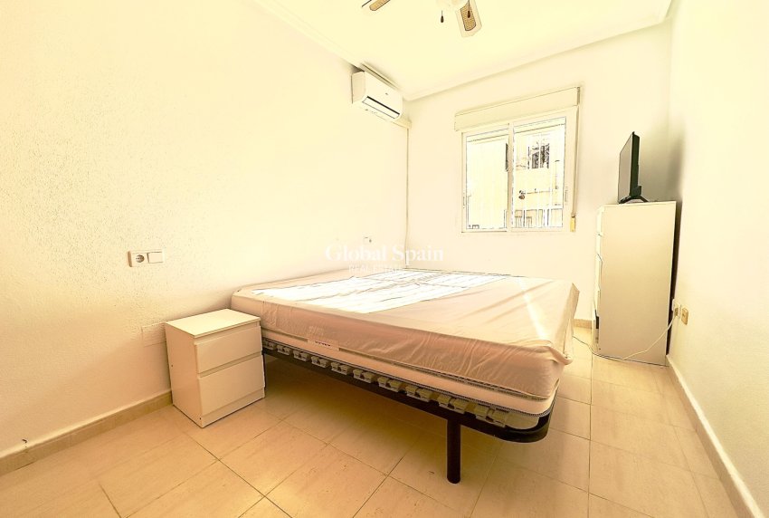 Revente - APPARTEMENT -
ORIHUELA COSTA - La Florida