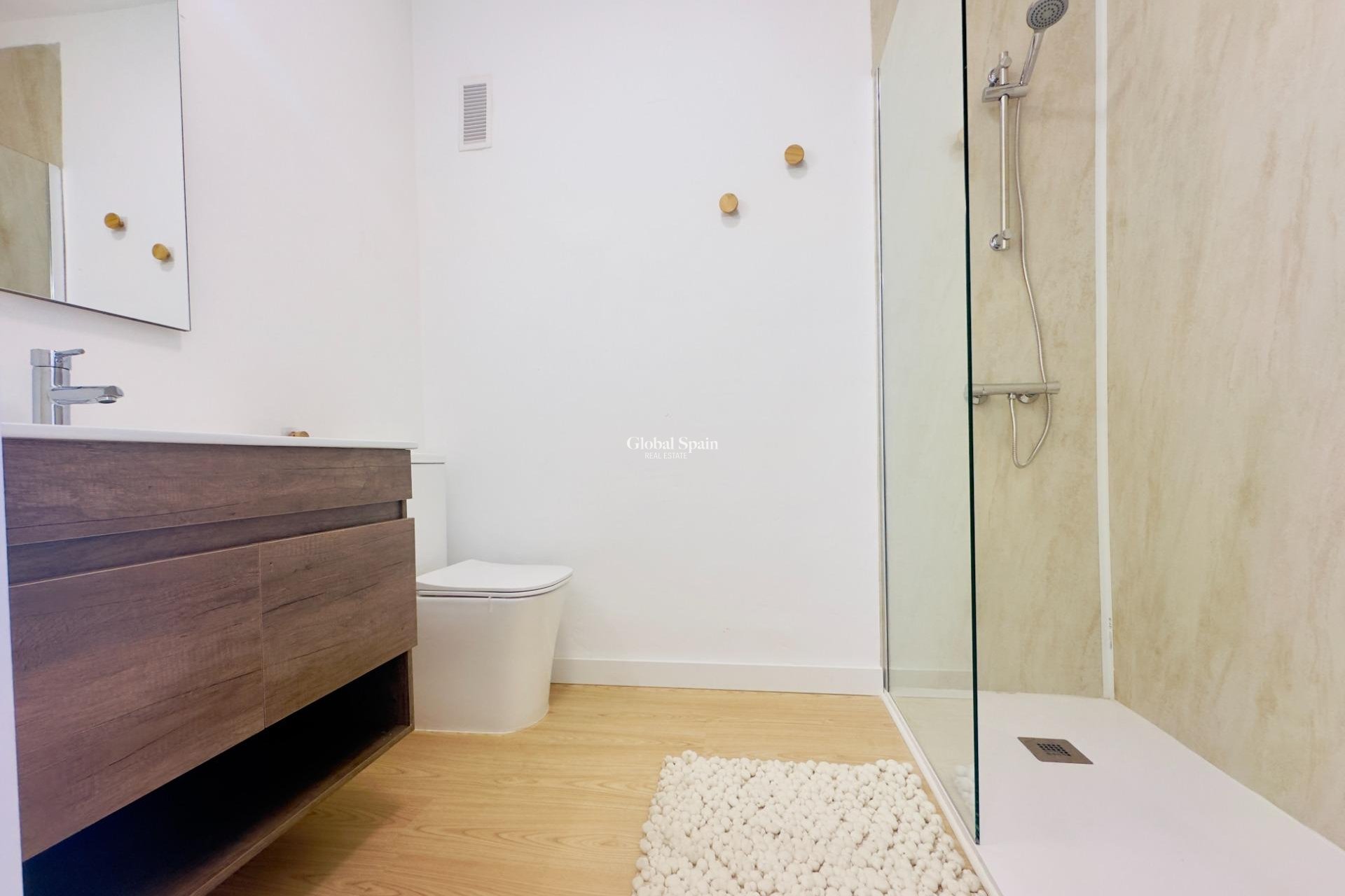 Revente - Appartement -
ORIHUELA COSTA - La Regia