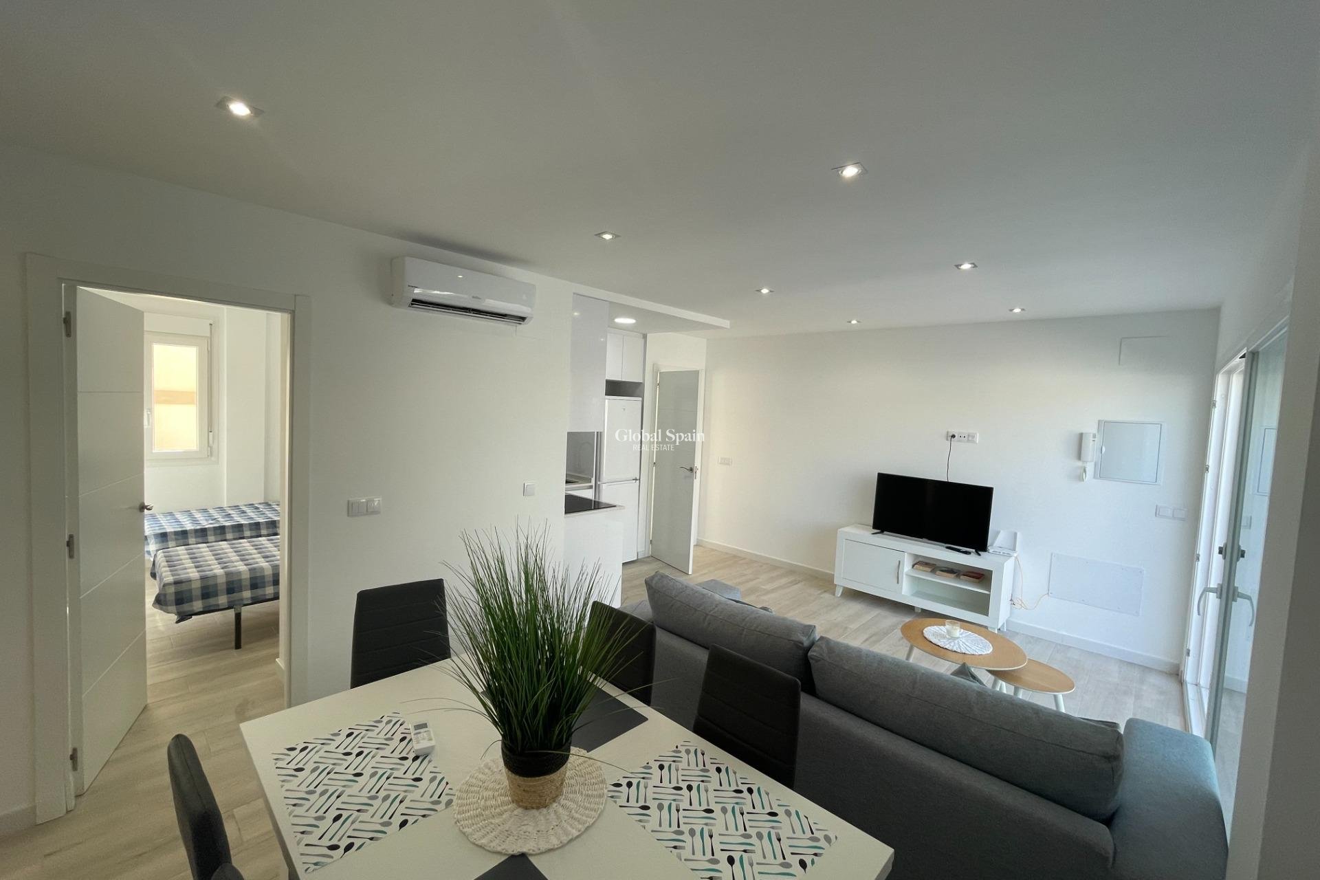 Revente - APPARTEMENT -
ORIHUELA COSTA - La Regia