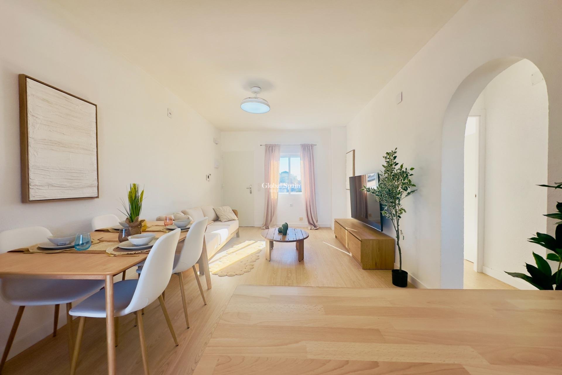 Revente - APPARTEMENT -
ORIHUELA COSTA - La Regia