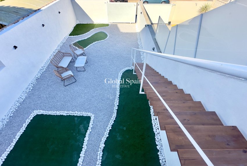 Revente - APPARTEMENT -
ORIHUELA COSTA - La Regia