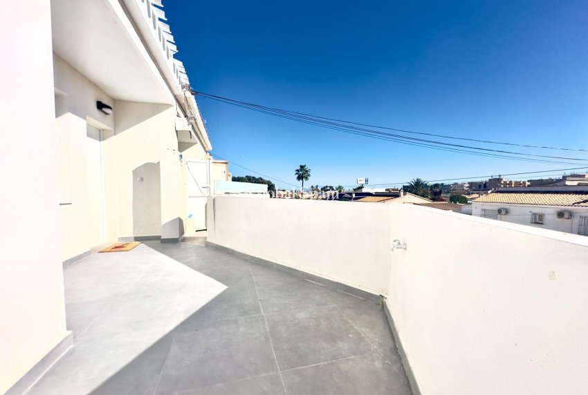 Revente - APPARTEMENT -
ORIHUELA COSTA - La Regia