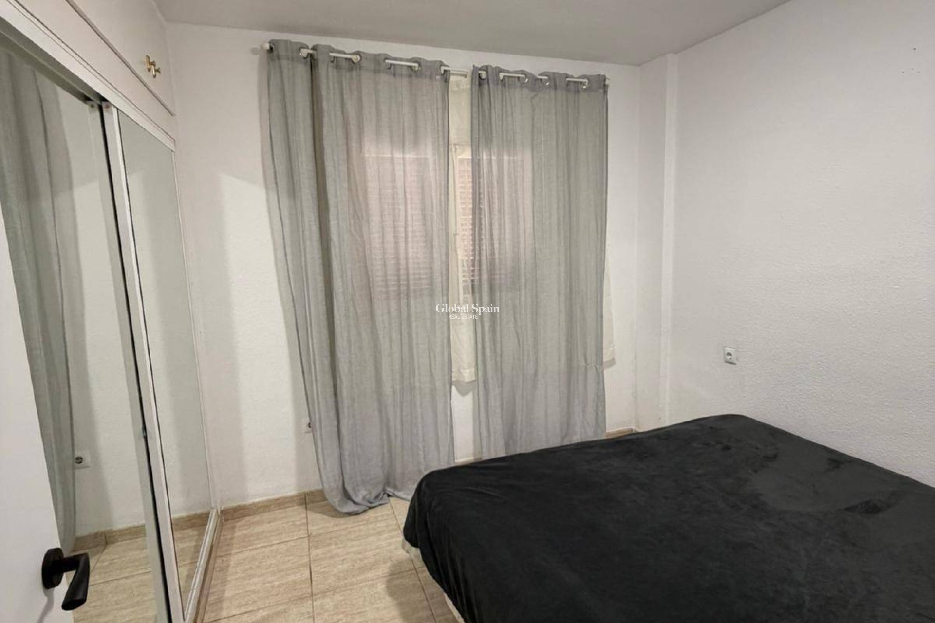 Revente - APPARTEMENT -
ORIHUELA COSTA - La Regia