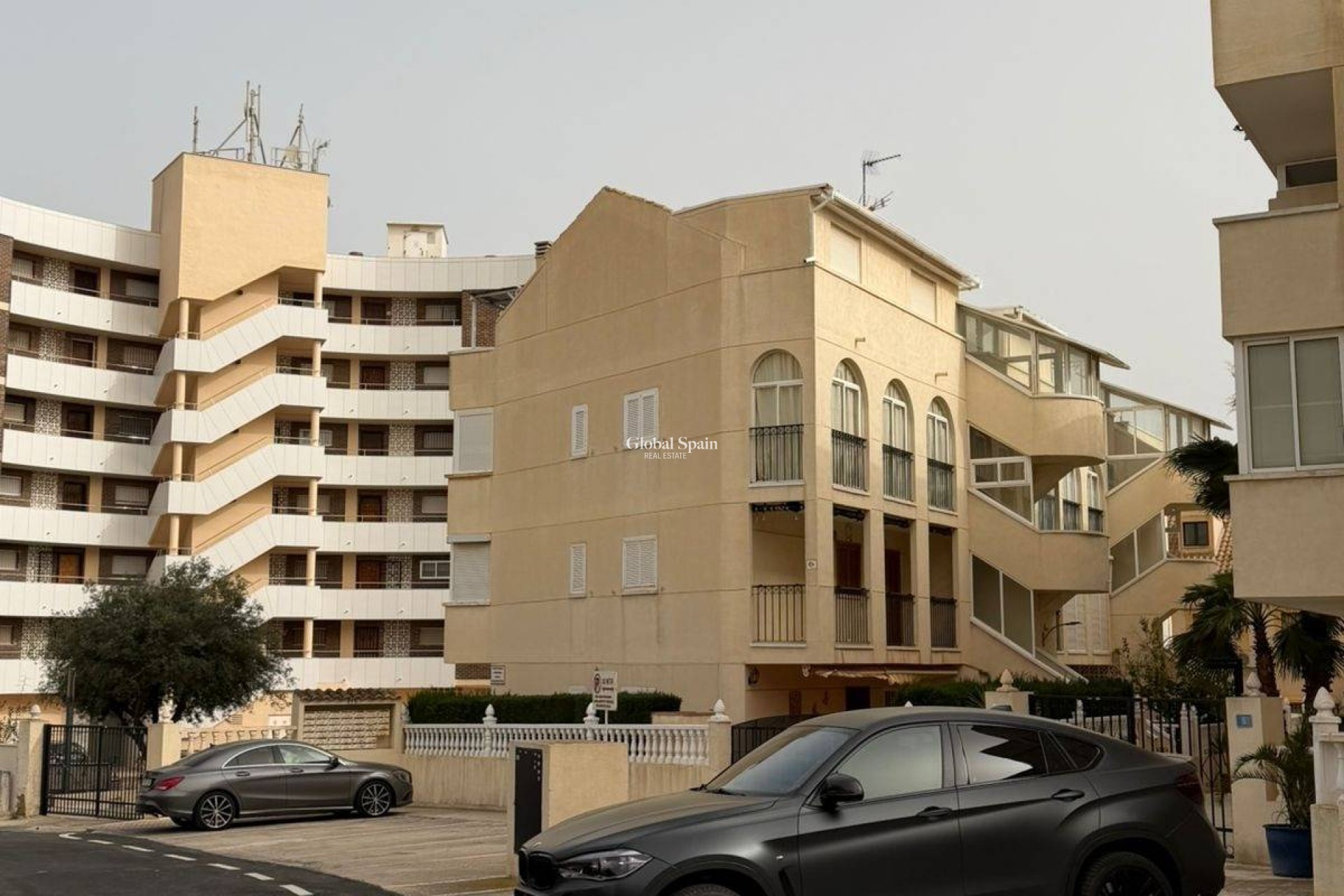 Revente - APPARTEMENT -
ORIHUELA COSTA - La Regia