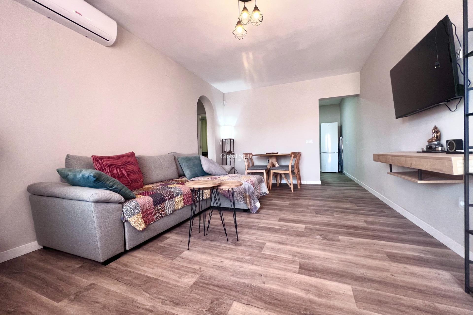 Revente - APPARTEMENT -
ORIHUELA COSTA - La Regia