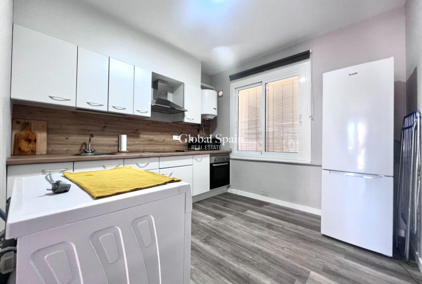 Revente - APPARTEMENT -
ORIHUELA COSTA - La Regia