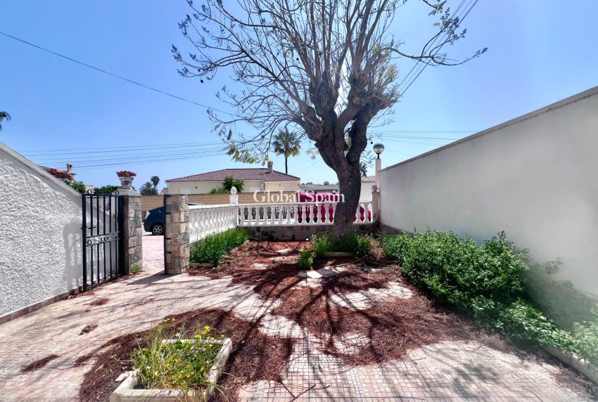 Revente - APPARTEMENT -
ORIHUELA COSTA - La Regia