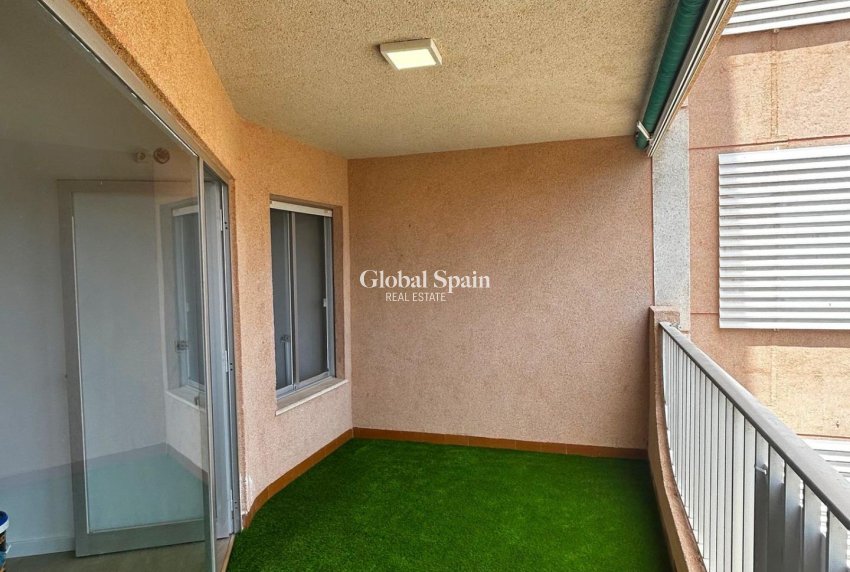 Revente - APPARTEMENT -
ORIHUELA COSTA - La Regia