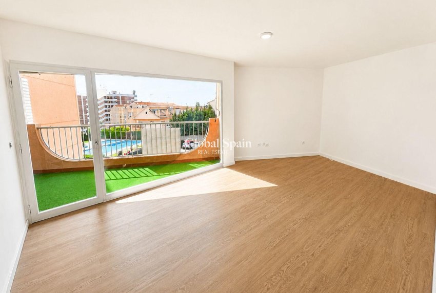 Revente - APPARTEMENT -
ORIHUELA COSTA - La Regia