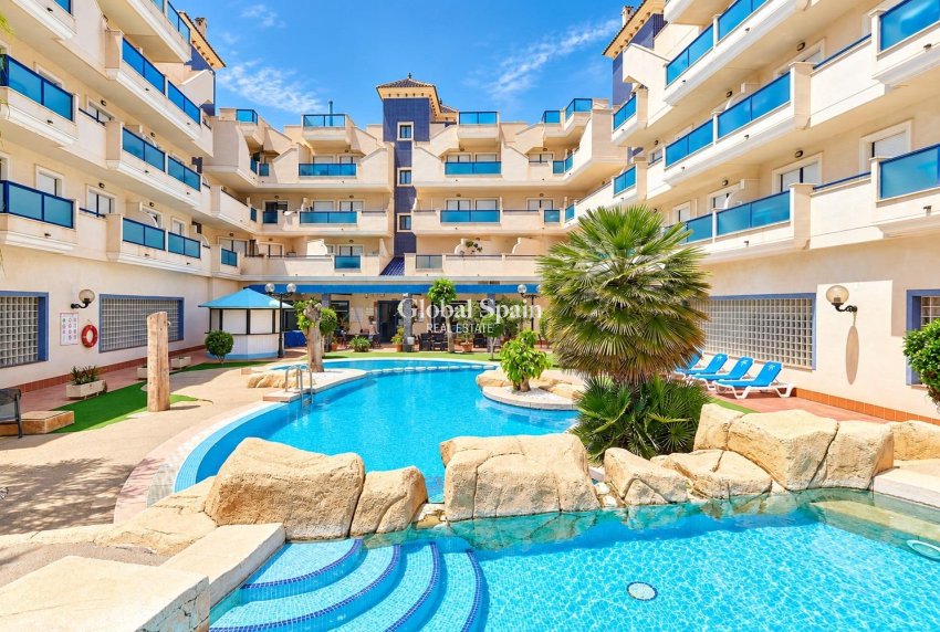 Revente - APPARTEMENT -
ORIHUELA COSTA - La Regia