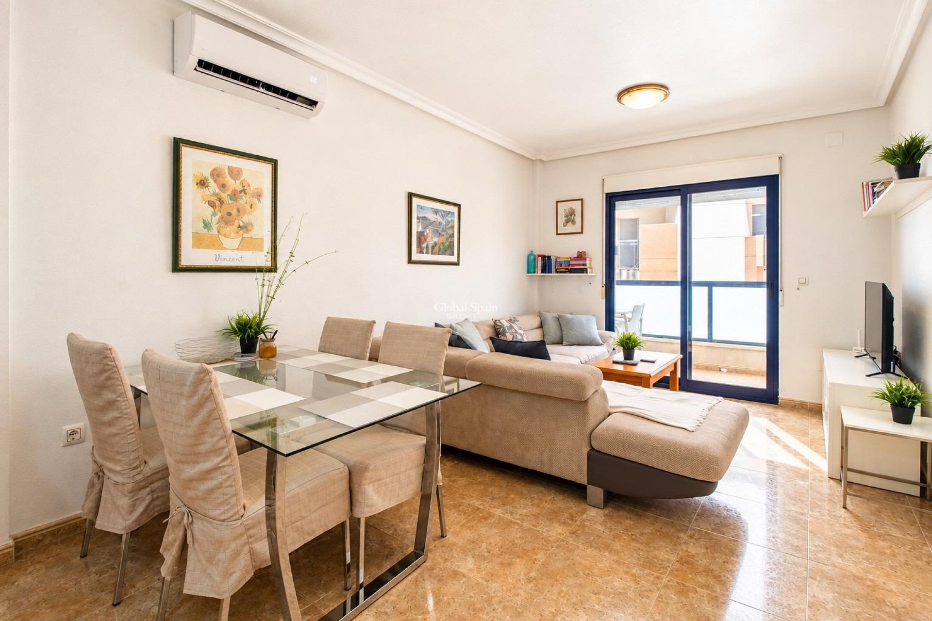 Revente - APPARTEMENT -
ORIHUELA COSTA - La Regia