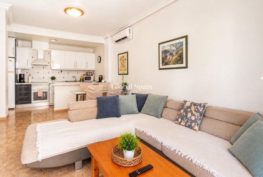 Revente - APPARTEMENT -
ORIHUELA COSTA - La Regia