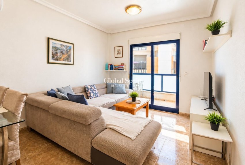 Revente - APPARTEMENT -
ORIHUELA COSTA - La Regia