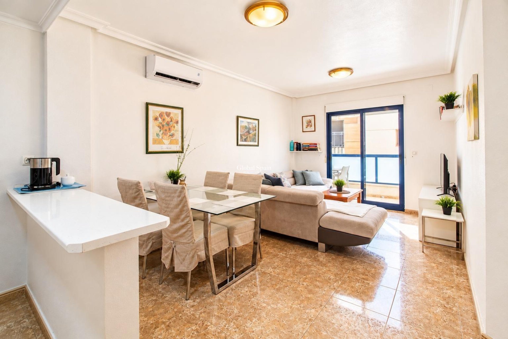 Revente - APPARTEMENT -
ORIHUELA COSTA - La Regia