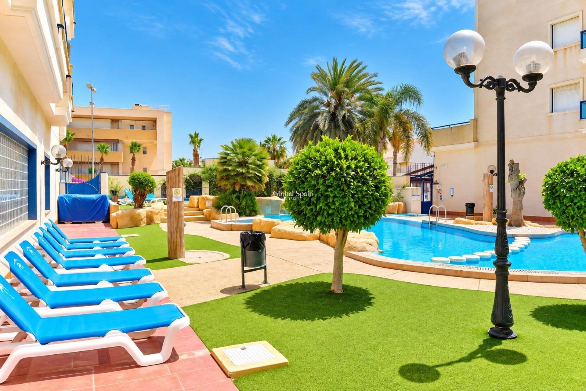 Revente - APPARTEMENT -
ORIHUELA COSTA - La Regia