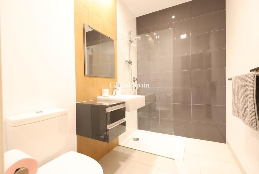 Revente - APPARTEMENT -
ORIHUELA COSTA - La Zenia