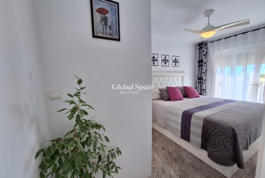 Revente - APPARTEMENT -
ORIHUELA COSTA - La Zenia