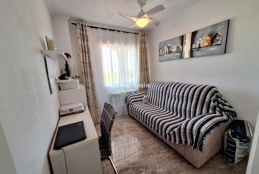 Revente - APPARTEMENT -
ORIHUELA COSTA - La Zenia