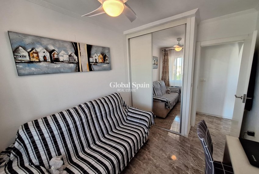 Revente - APPARTEMENT -
ORIHUELA COSTA - La Zenia