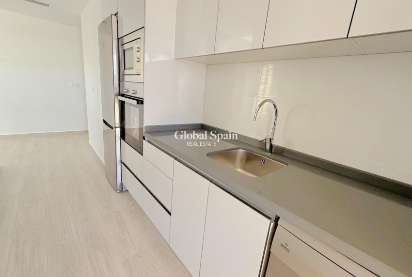 Revente - APPARTEMENT -
ORIHUELA COSTA - La Zenia