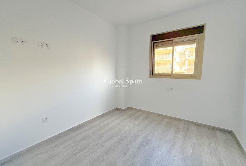 Revente - APPARTEMENT -
ORIHUELA COSTA - La Zenia