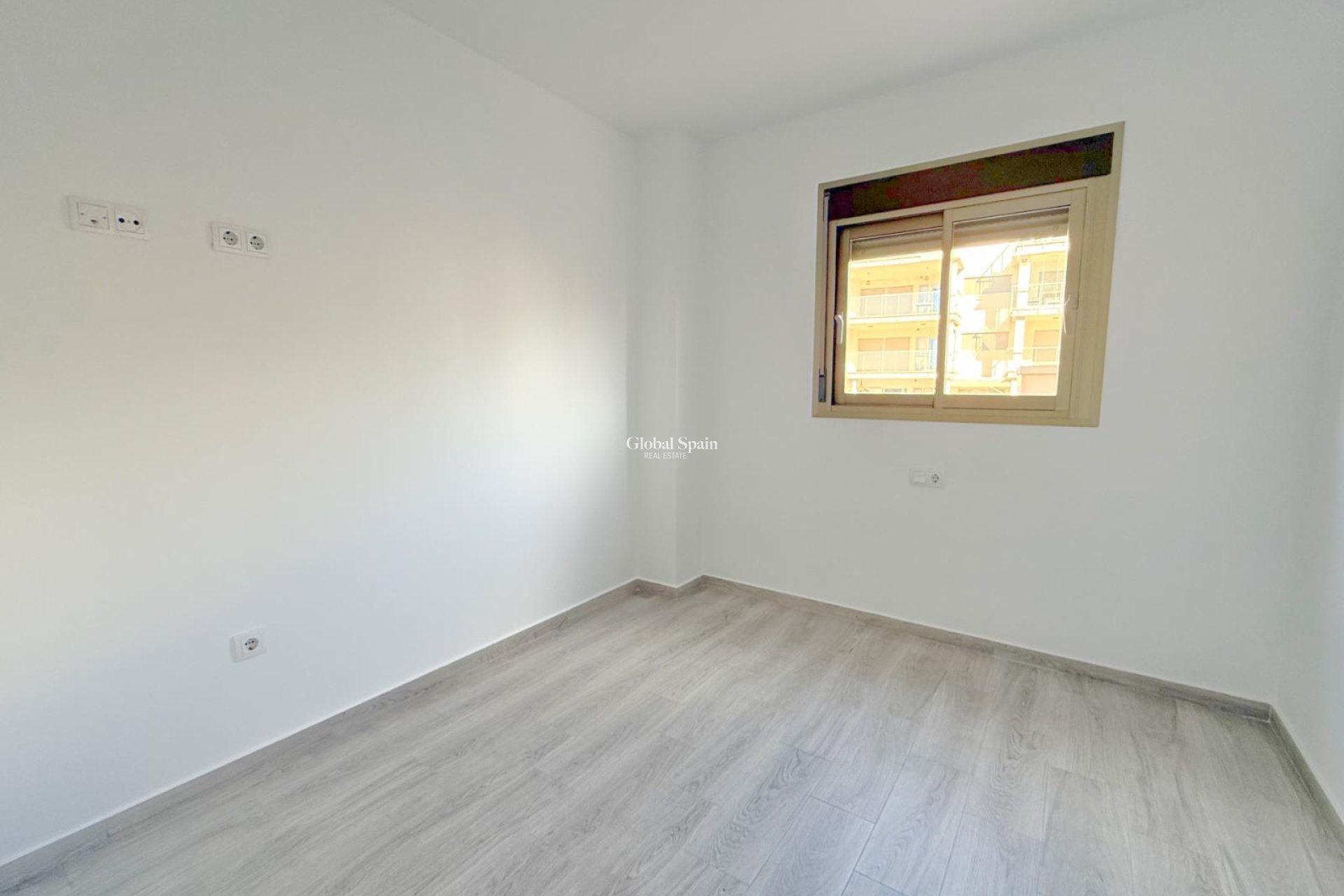 Revente - APPARTEMENT -
ORIHUELA COSTA - La Zenia