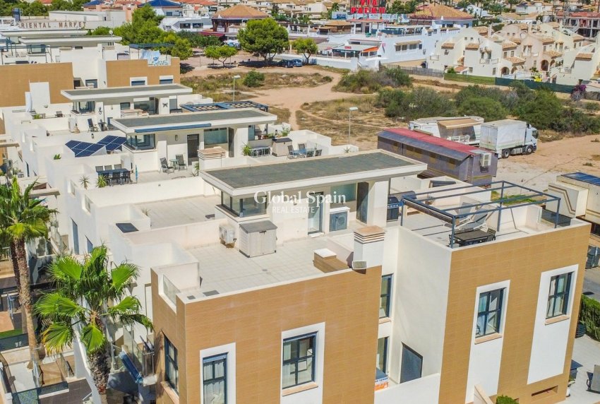 Revente - APPARTEMENT -
ORIHUELA COSTA - La Zenia